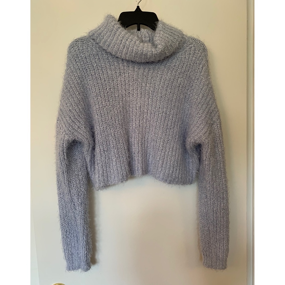 NWOT size M pale blue sweater